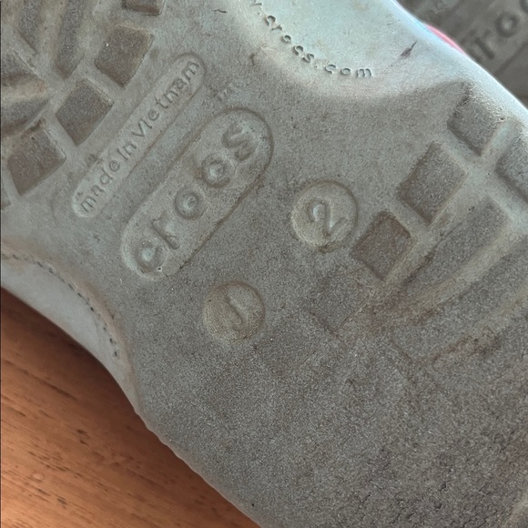 Crocs Lisa Frank Kids Unicorn Clogs - Multicolor Size J2 - Picture 6 of 6